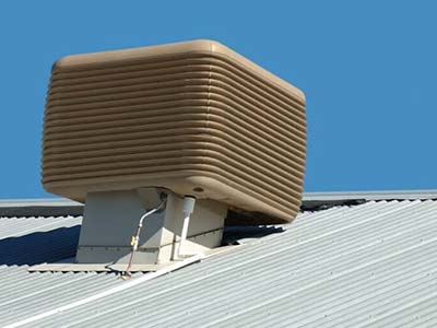 Evaporative cooling unit